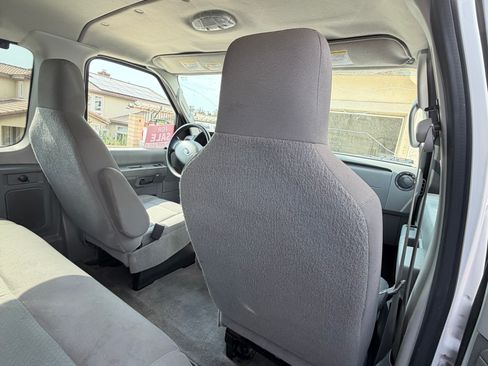 Used 2014 Ford E-350 and Econoline 350 XLT RWD image 11