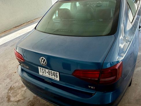 Used 2017 Volkswagen Jetta SE FWD image 5