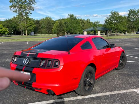Used 2014 Ford Mustang Coupe RWD image 10