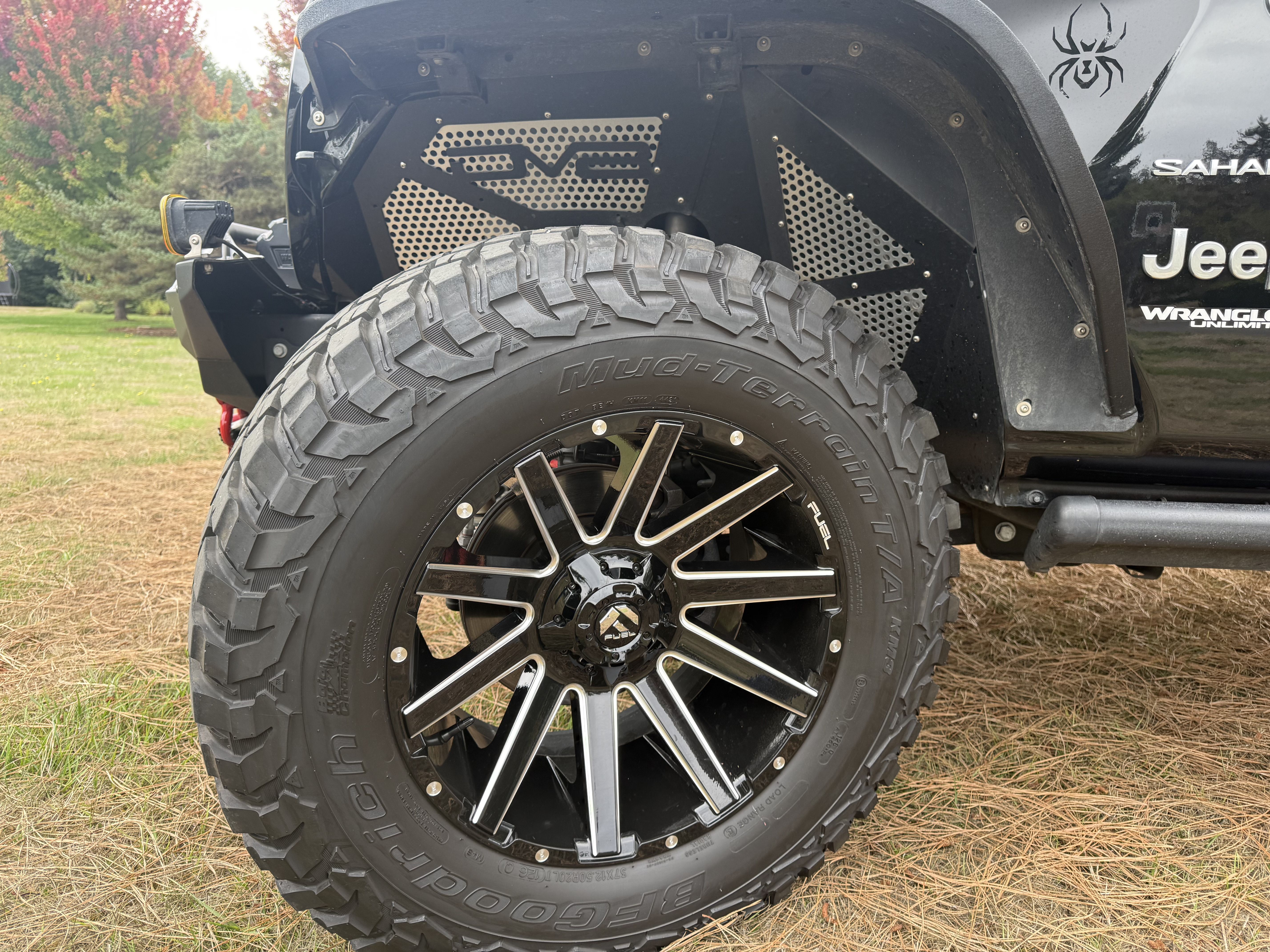 Used 2022 Jeep Wrangler Unlimited Sahara w/ Cold Weather Group AWD/4WD image 15