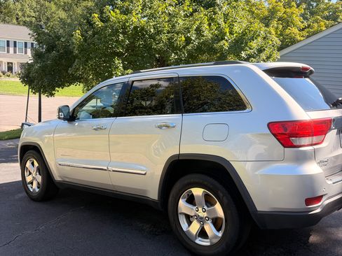 Used 2013 Jeep Grand Cherokee Limited w/ Trailer Tow Group AWD/4WD image 5