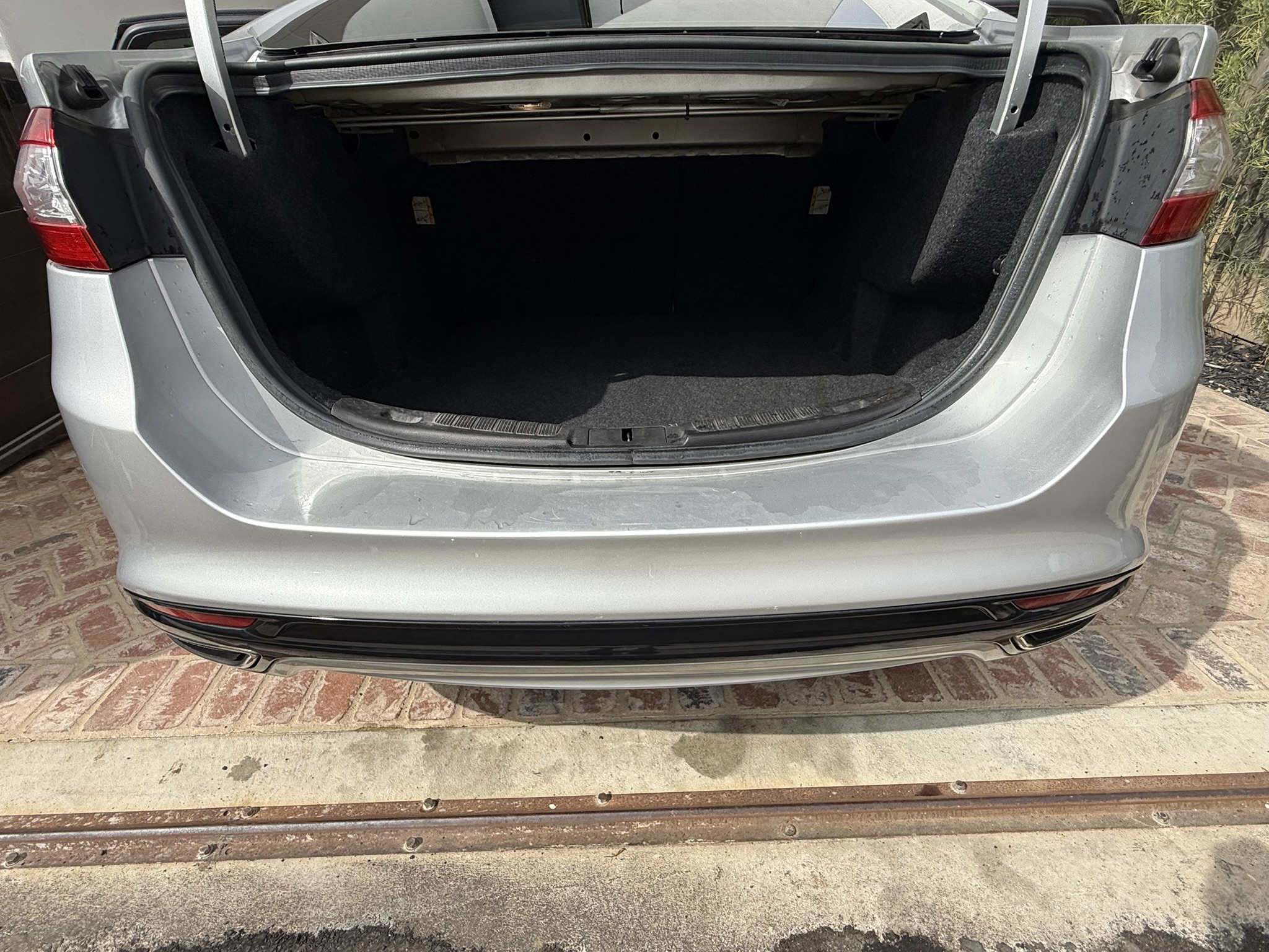 Used 2015 Ford Fusion SE w/ Equipment Group 202A FWD image 19