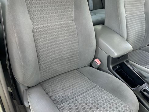 Used 2005 Toyota Camry LE FWD image 11