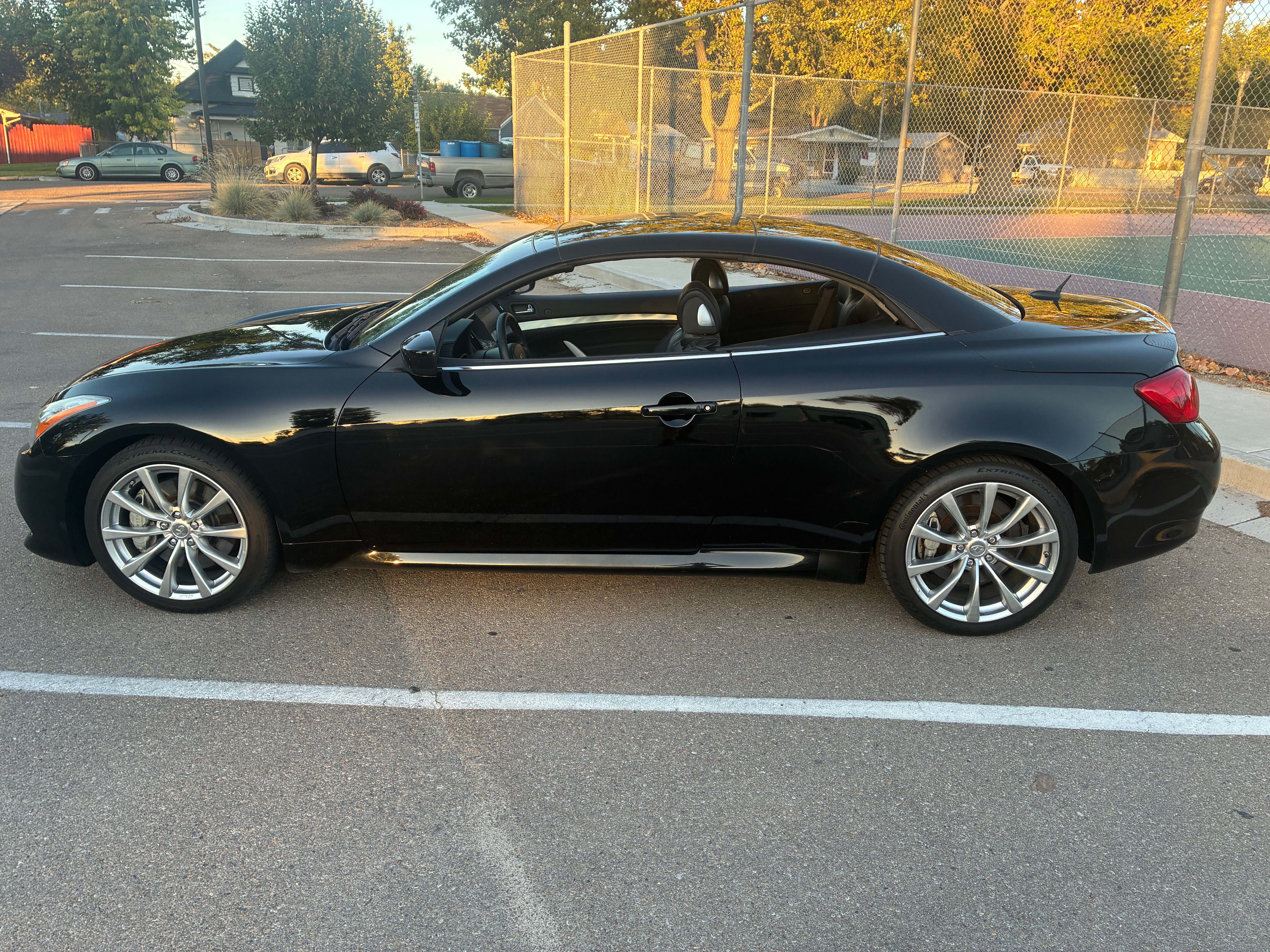 Used 2010 INFINITI G37 Sport w/ Navigation Pkg RWD image 8