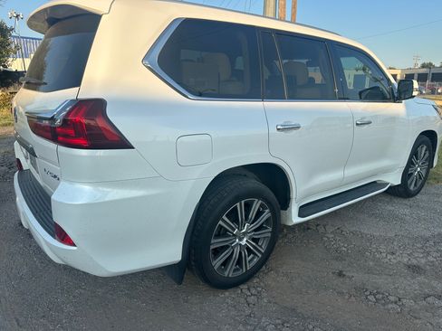 Used 2016 Lexus LX 570 4WD w/ Luxury Package image 5