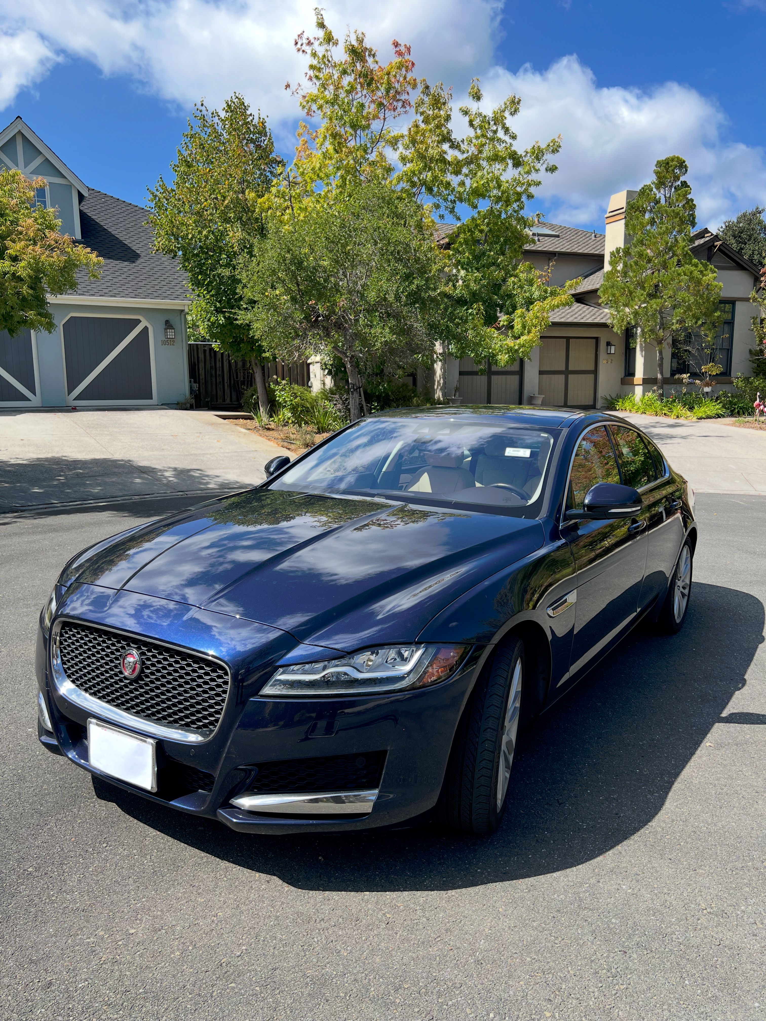 Used 2017 Jaguar XF Prestige AWD/4WD image 4