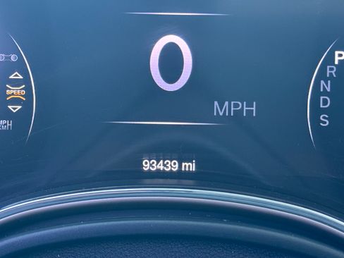 Used 2015 Jeep Grand Cherokee Altitude image 2