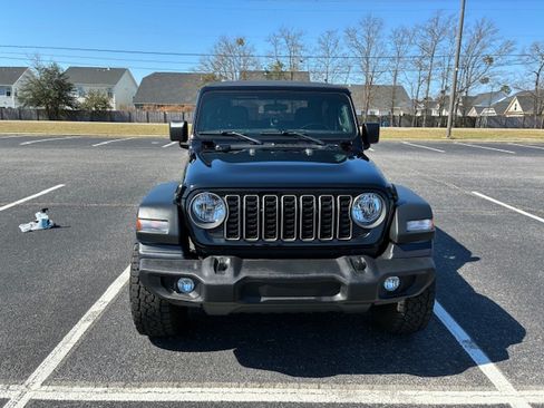 Used 2025 Jeep Wrangler Sport image 11