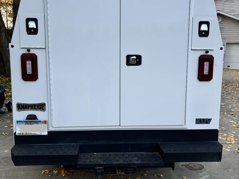 Used 2022 Ford E-350 and Econoline 350 Super Duty w/ Power Windows & Locks Group image 15