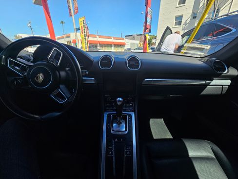 Used 2018 Porsche 718 Cayman Coupe 2D image 17