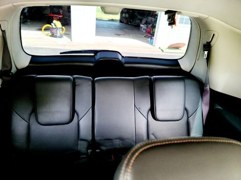 Used 2018 Nissan Armada Platinum w/ Interior Lighting Package image 18