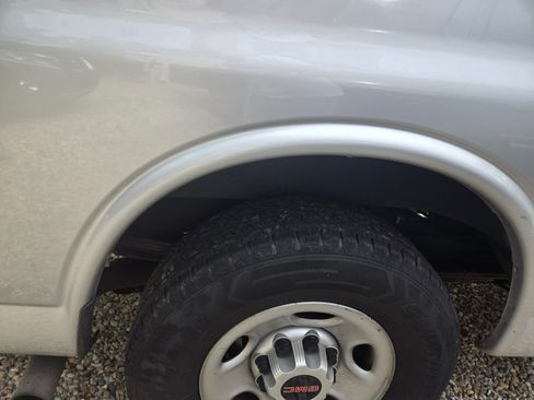 Used 2016 GMC Savana 3500 image 11