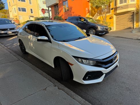 Used 2017 Honda Civic EX image 9