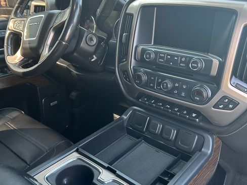 Used 2018 GMC Sierra 2500 Denali w/ Duramax Plus Package AWD/4WD image 13