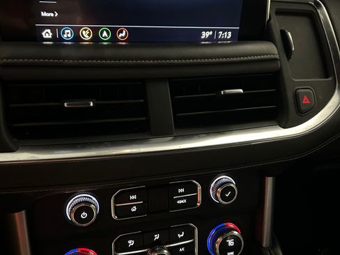 Used 2021 GMC Yukon SLT w/ SLT Luxury Plus Package image 12