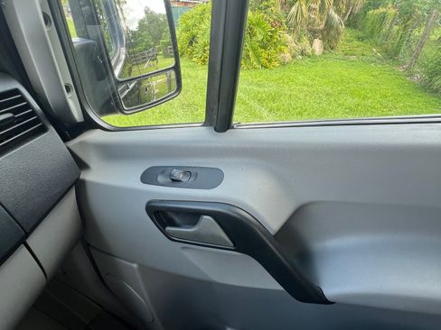 Used 2017 Mercedes-Benz Sprinter 3500 image 19