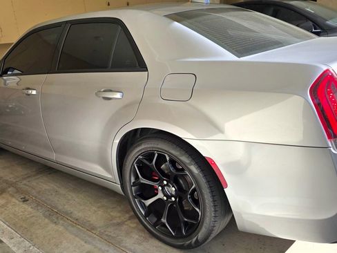 Used 2016 Chrysler 300 S image 4