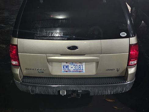 Used 2003 Ford Explorer Sport XLT image 9