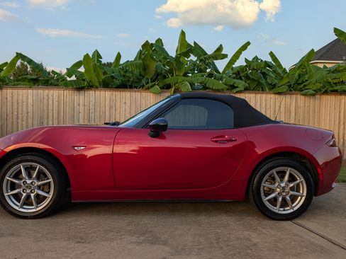 Used 2017 MAZDA MX-5 Miata Sport image 5