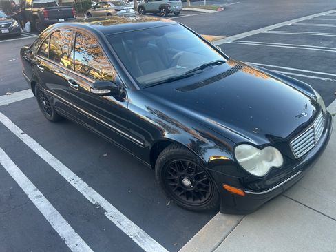 Used 2004 Mercedes-Benz C 240 Sedan image 11