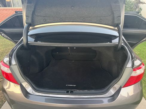 Used 2016 Toyota Camry LE FWD image 11