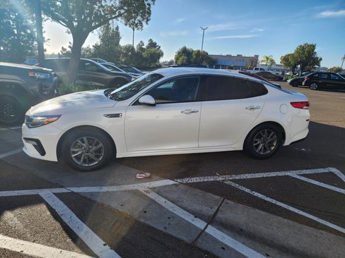 Used 2020 Kia Optima LX image 2