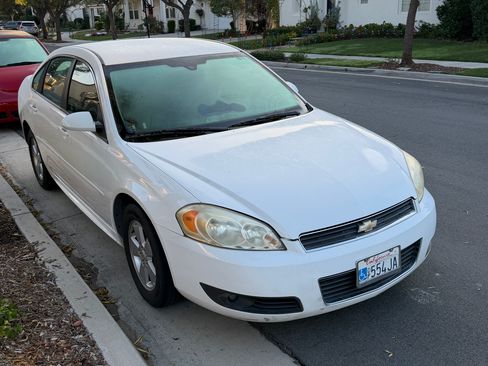 Used 2011 Chevrolet Impala LT image 2