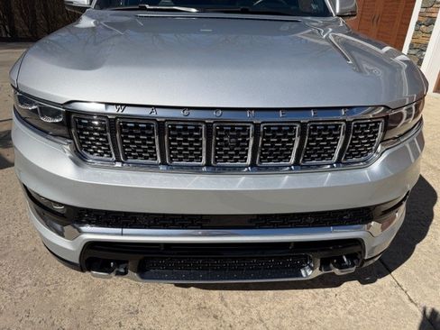 Used 2022 Jeep Grand Wagoneer Series III w/ HD Trailer Tow Package image 2