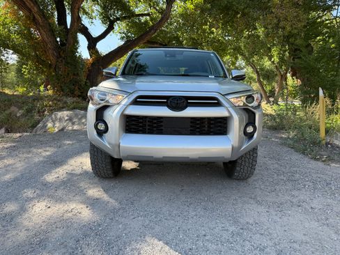 Used 2022 Toyota 4Runner SR5 Premium image 14