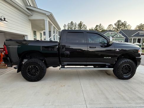 Used 2024 RAM 2500 Laramie w/ Sport Appearance Package image 25