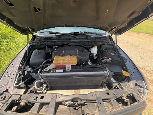 Used 2016 RAM 1500 Laramie w/ Convenience Group image 19