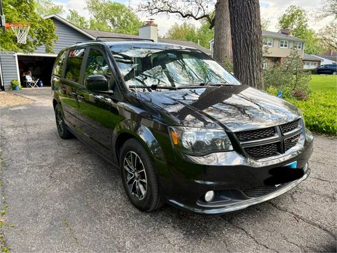 Used 2016 Dodge Grand Caravan R/T FWD image 10