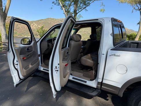 Used 2002 Ford F150 2WD SuperCrew image 8