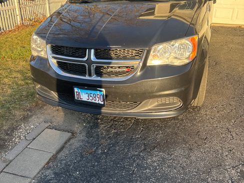 Used 2016 Dodge Grand Caravan American Value Package image 2