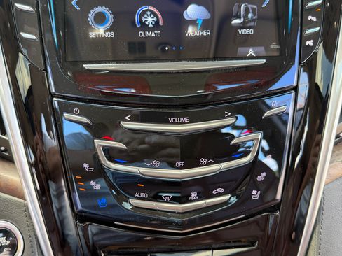 Used 2020 Cadillac Escalade Premium Luxury w/ Escalade Sport Edition AWD/4WD image 29