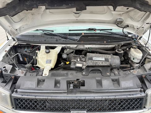 Used 2018 Chevrolet Express 3500 LT w/ LT Preferred Equipment Group image 13