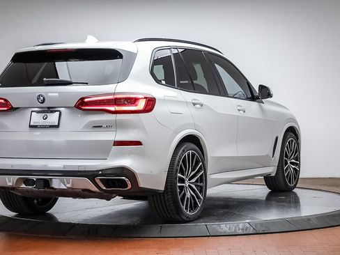 Used 2019 BMW X5 xDrive50i w/ M Sport Package AWD/4WD image 5