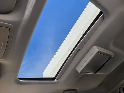 Used 2008 Jeep Grand Cherokee SRT8 w/ SRT Option Group II image 18