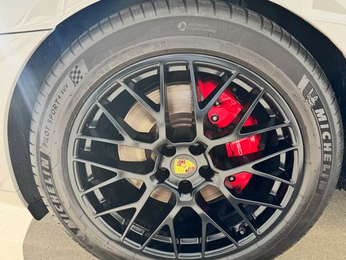 Used 2021 Porsche Macan GTS image 5