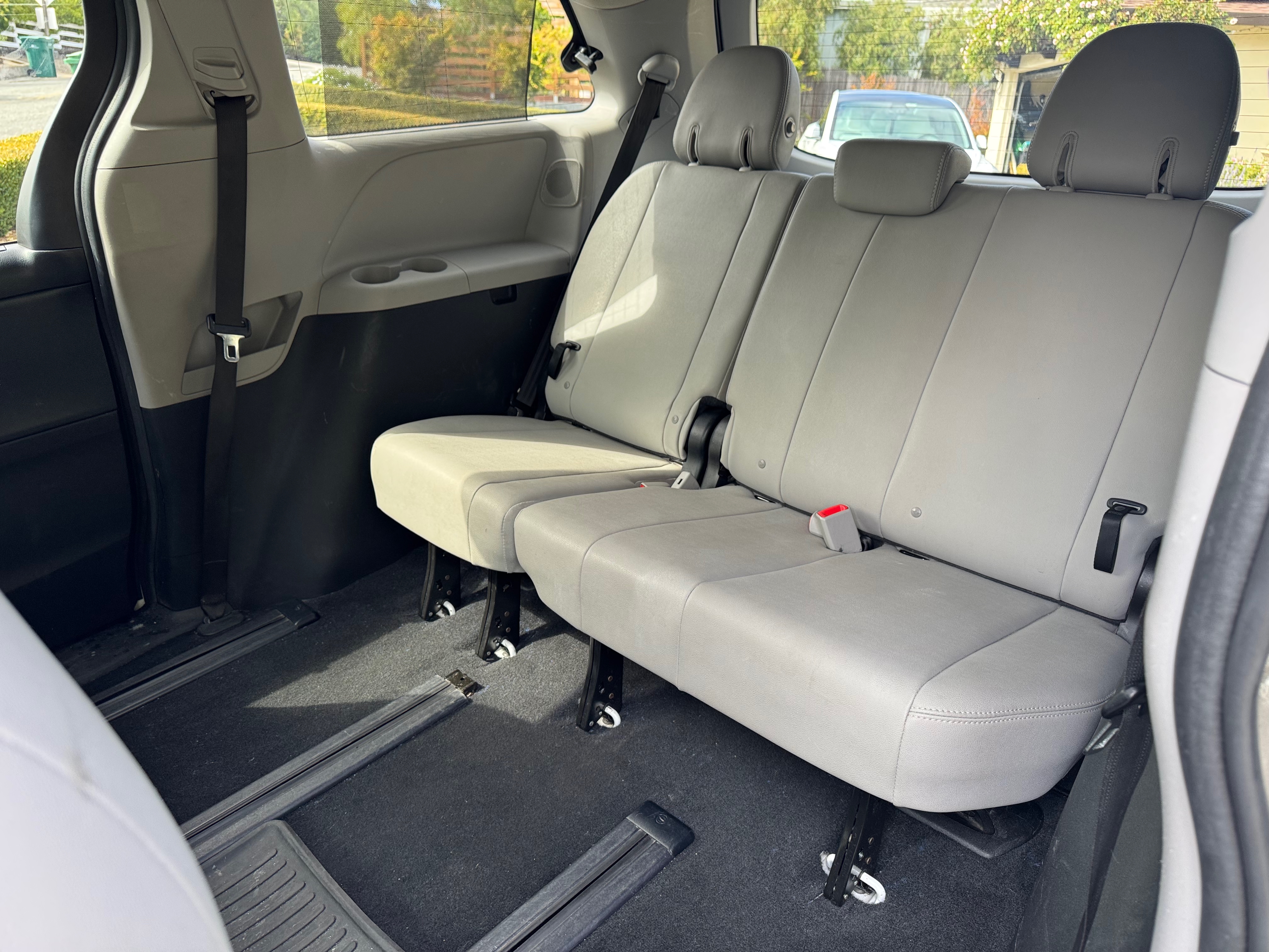 Used 2018 Toyota Sienna Limited Premium AWD/4WD image 6