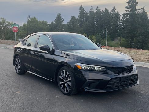 Used 2024 Honda Civic EX-L image 9
