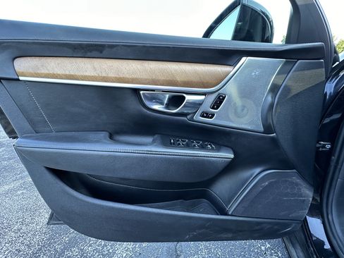 Used 2017 Volvo S90 T6 Inscription w/ Vision Package image 12