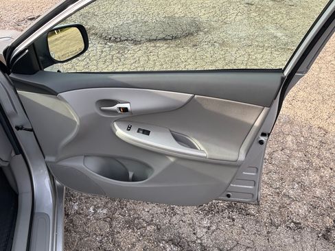 Used 2010 Toyota Corolla LE image 22