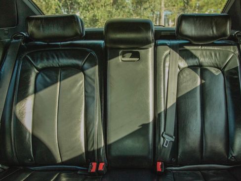 Used 2017 Lincoln Continental Reserve w/ Luxury Package image 17