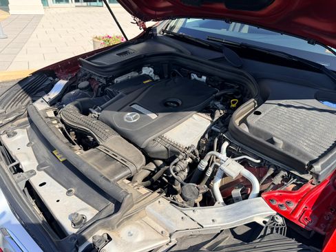 Used 2018 Mercedes-Benz GLC 300 4MATIC image 16