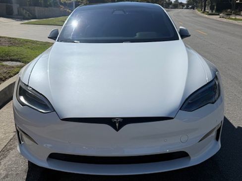 Used 2021 Tesla Model S Plaid image 1
