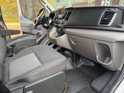 Used 2023 Ford Transit 250 148 High Roof Extended image 6