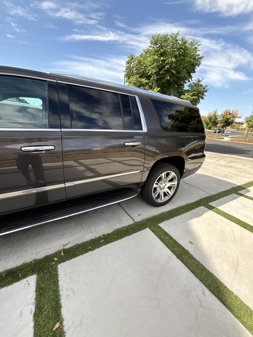 Used 2017 Cadillac Escalade ESV Luxury AWD/4WD image 17