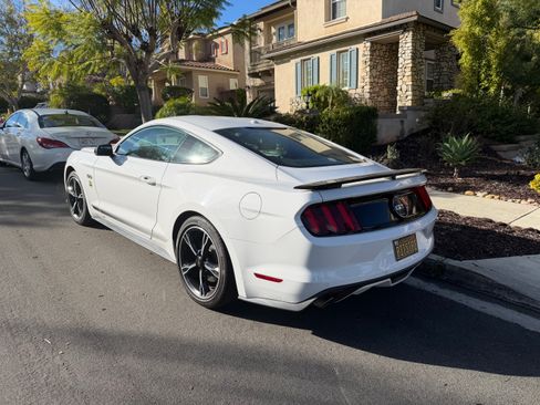 Used 2017 Ford Mustang GT Premium w/ Equipment Group 401A image 4