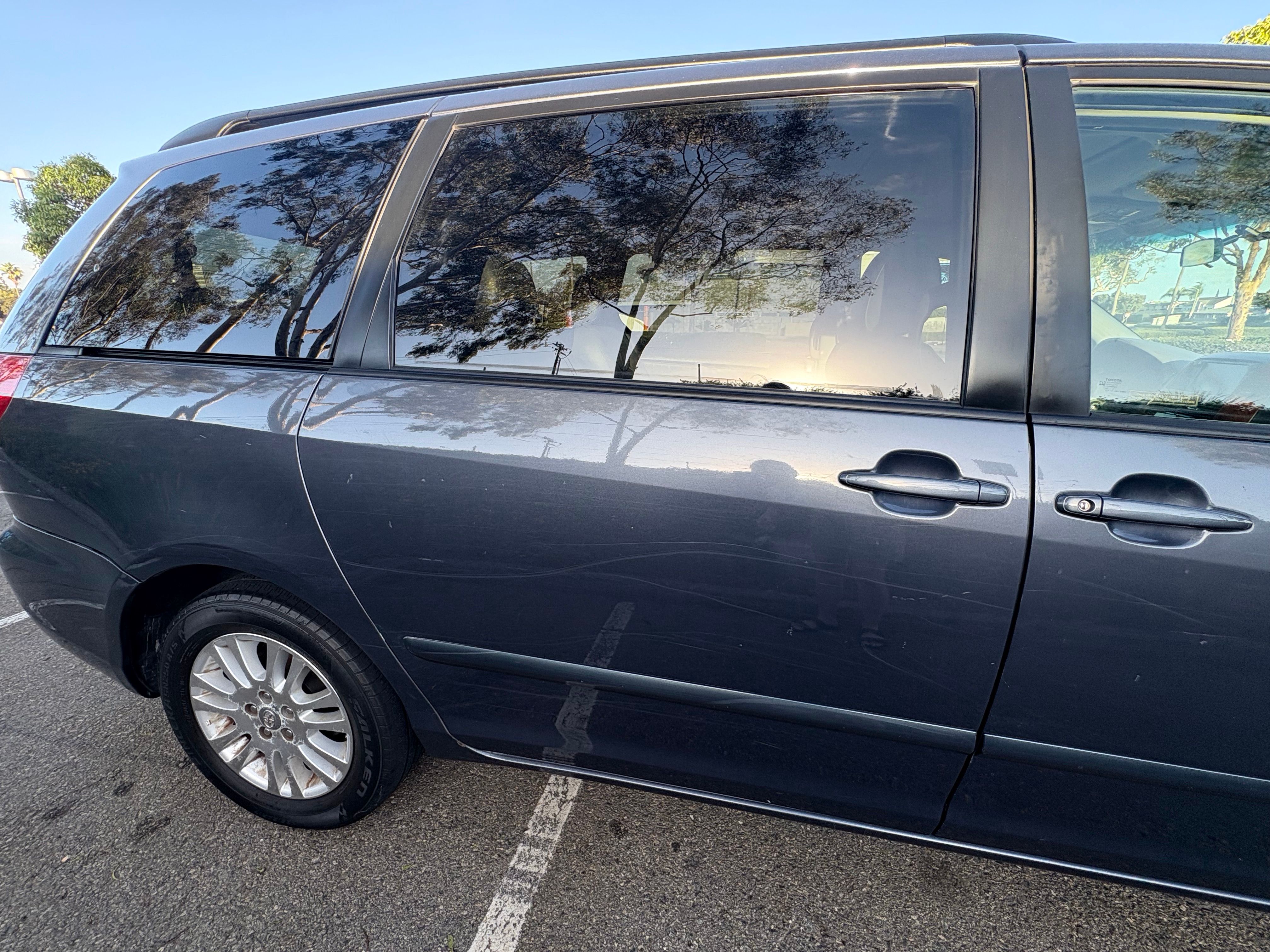 Used 2008 Toyota Sienna XLE w/ Towing Prep Pkg FWD image 23